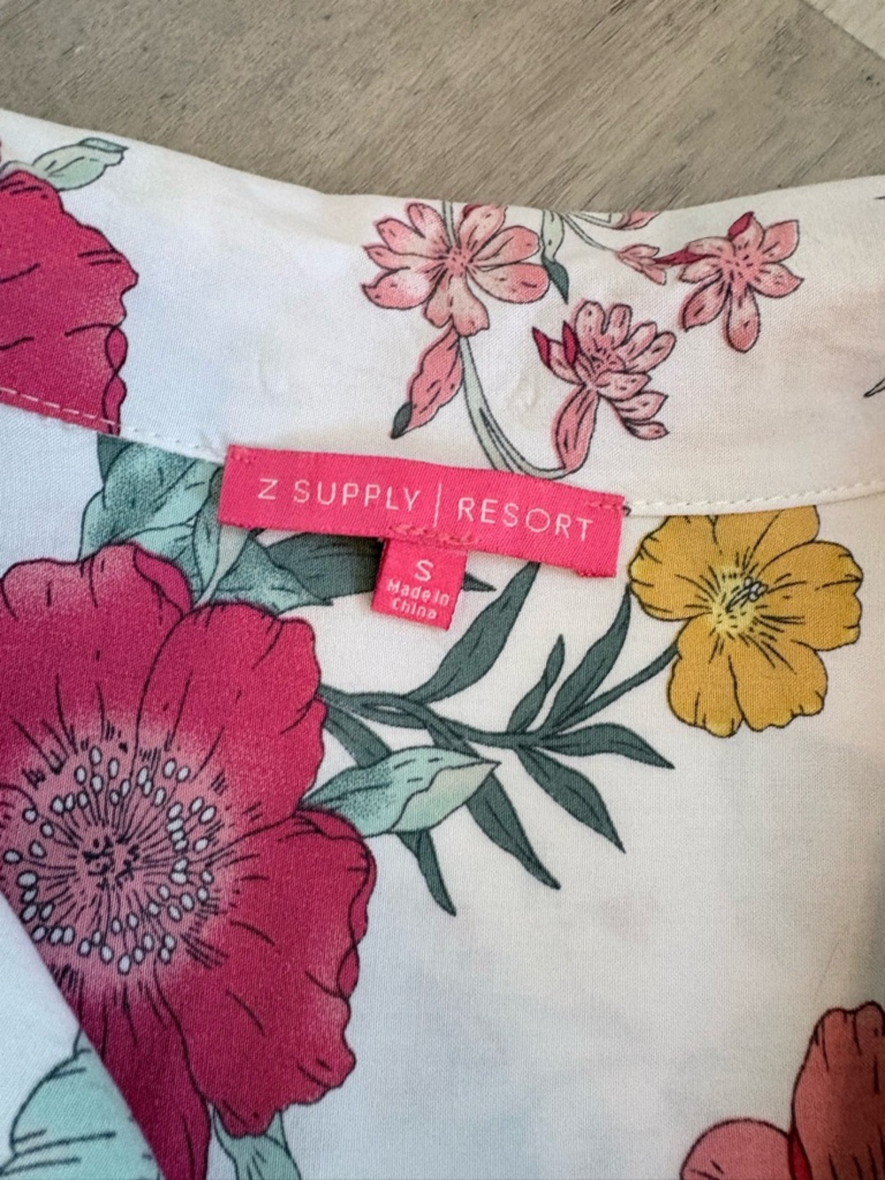 Z SUPPLY Resort Size Small Floral Button-Up Short Sleeve Shir - Picture 5 of 6